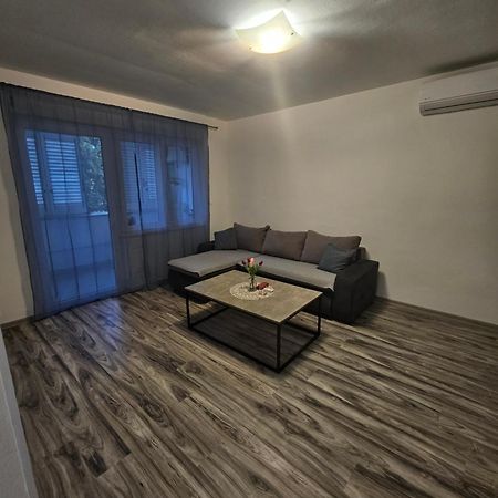 Apartman Smit Ουμάγκ Εξωτερικό φωτογραφία