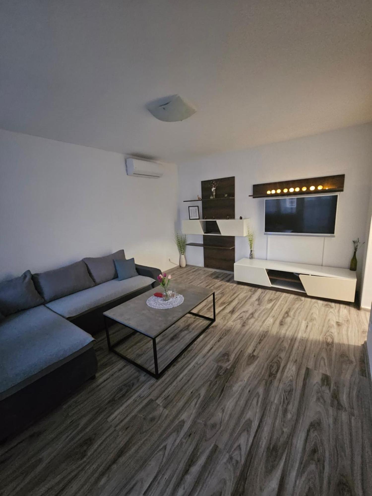 Apartman Smit Ουμάγκ Εξωτερικό φωτογραφία